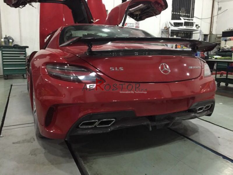 MERCEDES-BENZ SLS AMG BLACK SERIES REAR BUMPER WITH DIFFUSER