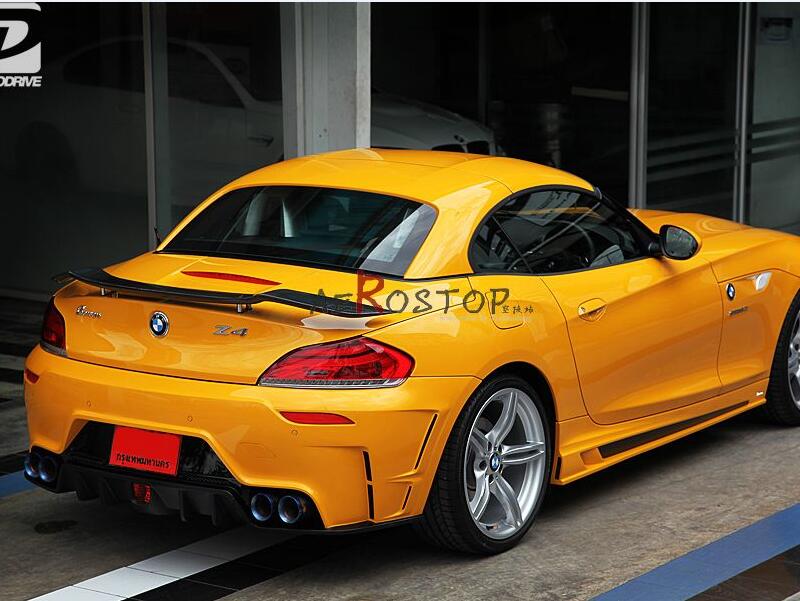 Z4 TOMMYKAIRA ROWEN STYLE REAR SPOILER WITH FITTING KIT