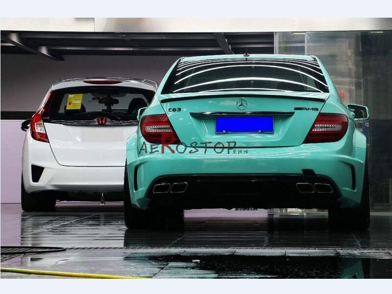 2011+ W204 C-CLASS C63 AMG 4D BLACK SERIES REAR BUMPER WITH DIFFUSER