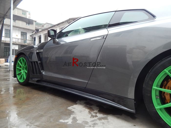 R35 GTR TP STYLE WIDE SIDE SKIRTS