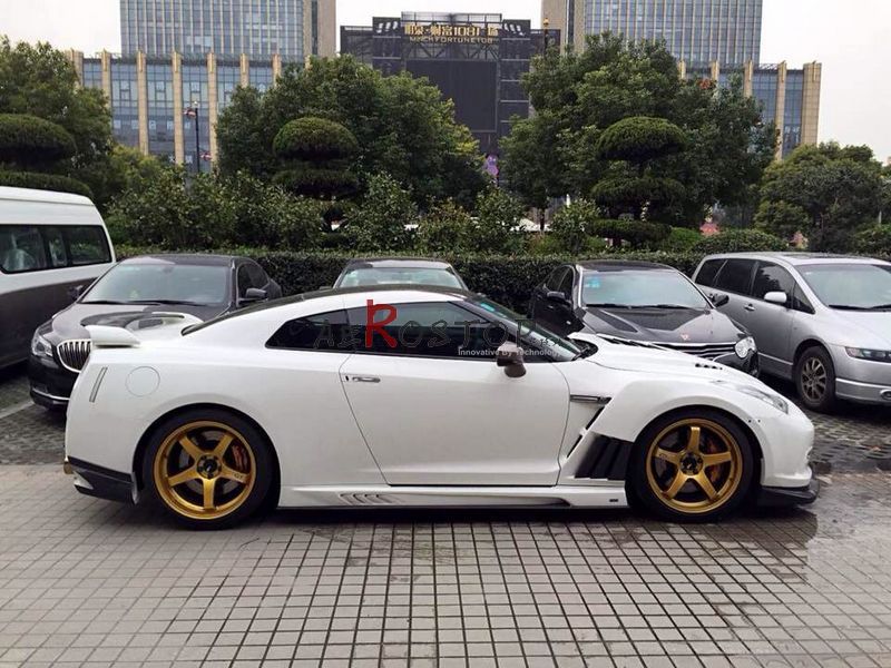 R35 GTR VARIS 13 VER SIDE SKIRTS