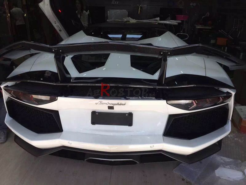 LP700-4 DMC STYLE REAR SPOILER WITH BASE