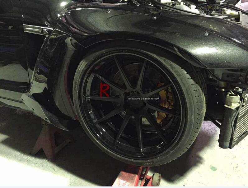 R35 GTR ROCKET BUNNY WIDE-BODY FRONT FENDER