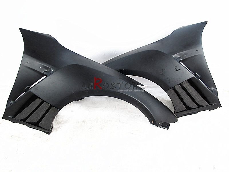 2012- R35 GTR VARIS STYLE FRONT FENDER WITH LOUVER FINS & BUMPER EXTENSIONS
